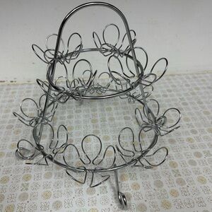 Silver Wire Cupcake Holder